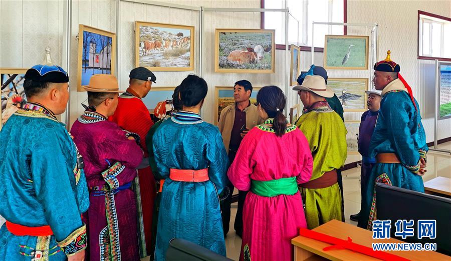 (奋斗百年路 启航新征程·“七一勋章”获得者·图文互动)(3)“草原之子”廷·巴特尔:让草原绿起来,帮牧民富起来