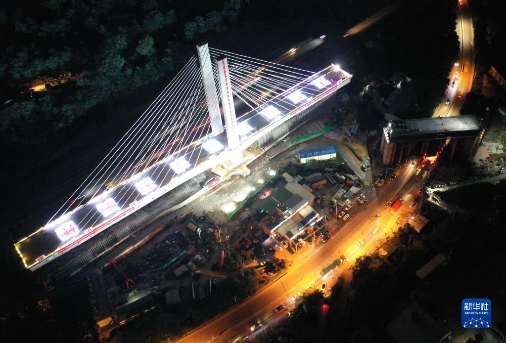 最大吨位！新建福厦铁路太城溪特大桥不平衡转体斜拉桥合龙