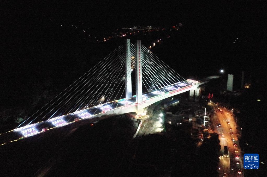 最大吨位！新建福厦铁路太城溪特大桥不平衡转体斜拉桥合龙