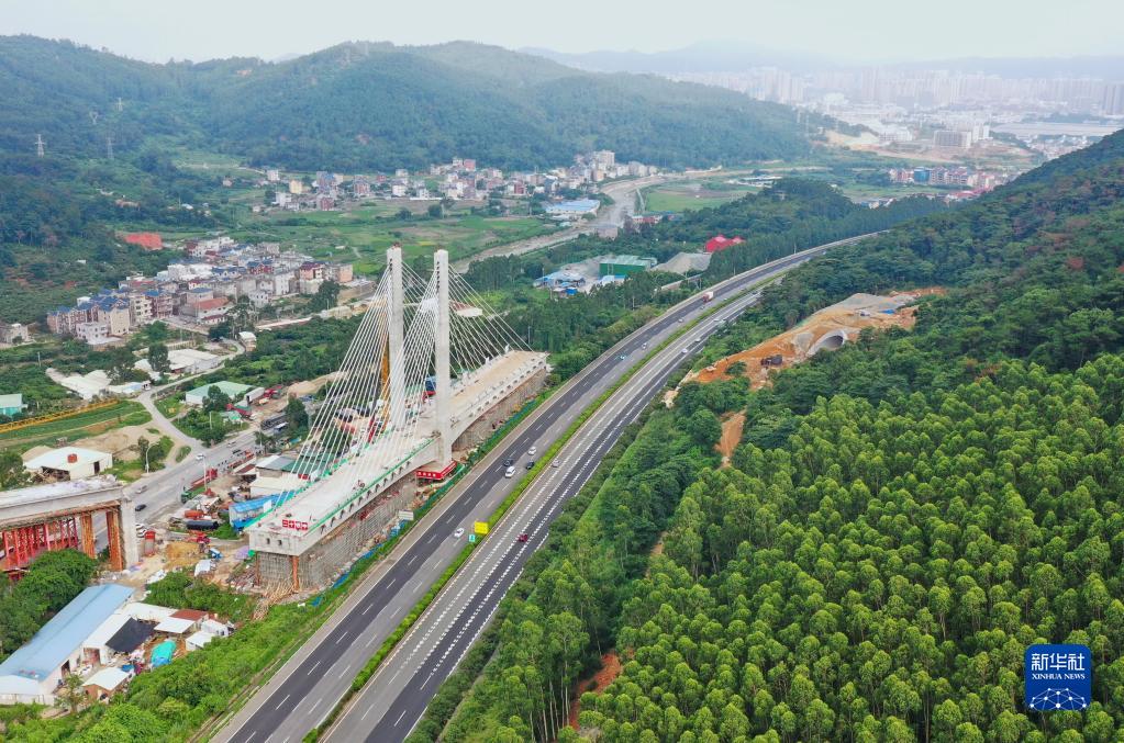 最大吨位！新建福厦铁路太城溪特大桥不平衡转体斜拉桥合龙