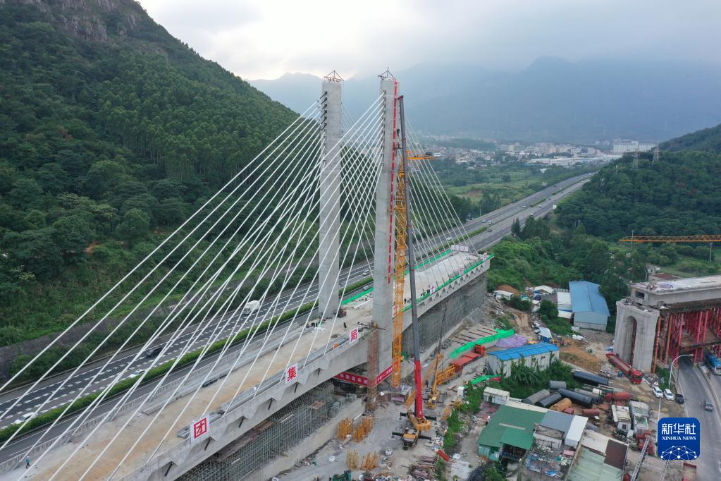 最大吨位！新建福厦铁路太城溪特大桥不平衡转体斜拉桥合龙