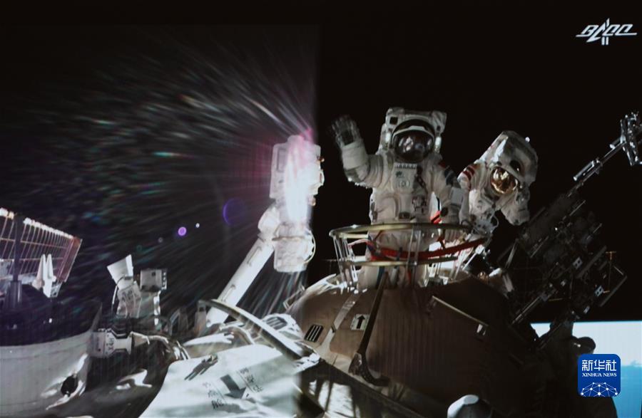 (奋斗百年路 启航新征程·中国共产党人的精神谱系·图文互动)(7)我们的征途是星辰大海——载人航天精神述评