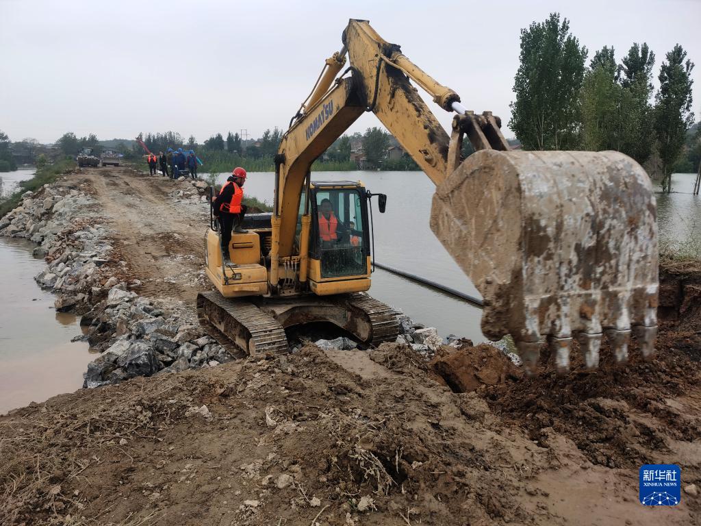 经24小时连续奋战 汾河山西新绛段决口成功合龙