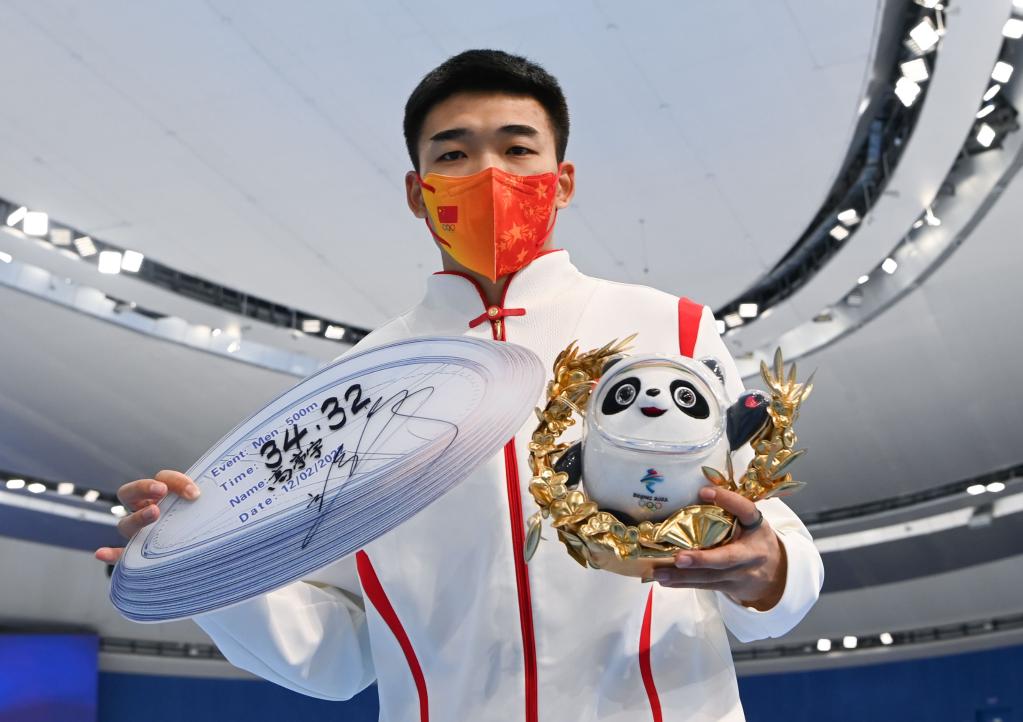 42年的等待，高亭宇终成“冰上飞人”——中国首枚速滑男子冬奥金牌诞生纪实(图1)