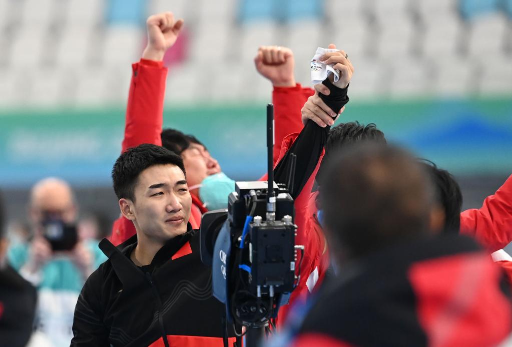 42年的等待，高亭宇终成“冰上飞人”——中国首枚速滑男子冬奥金牌诞生纪实(图8)