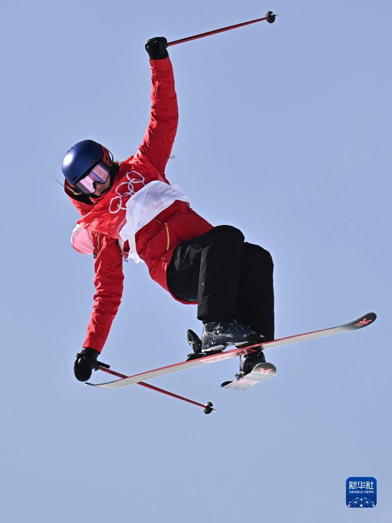 型地方手艺决赛正在张家口云顶滑雪公园举办北京2022年冬奥会自正在式滑雪女子U(图1)
