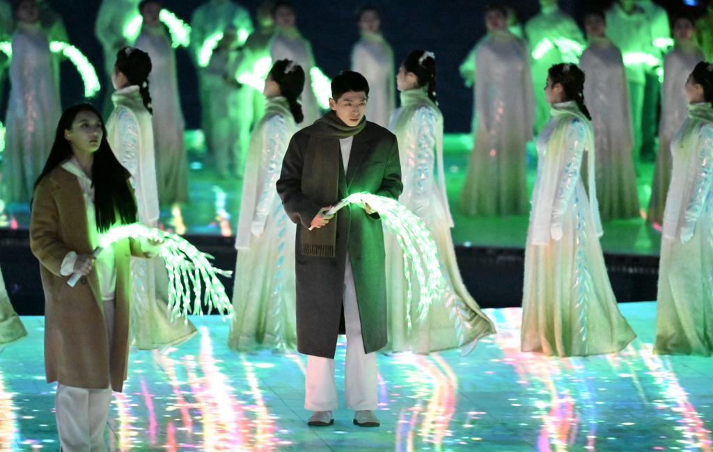 再见，一起向未来！——张艺谋及主创团队详解北京冬奥会闭幕式