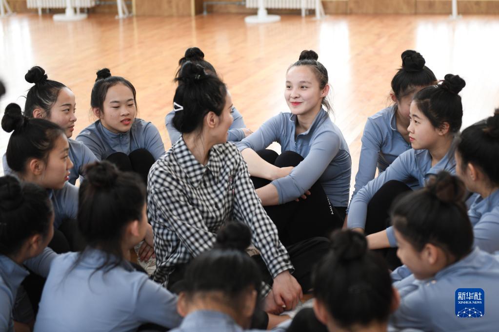 走近濮阳的中国首支女子环球飞车队