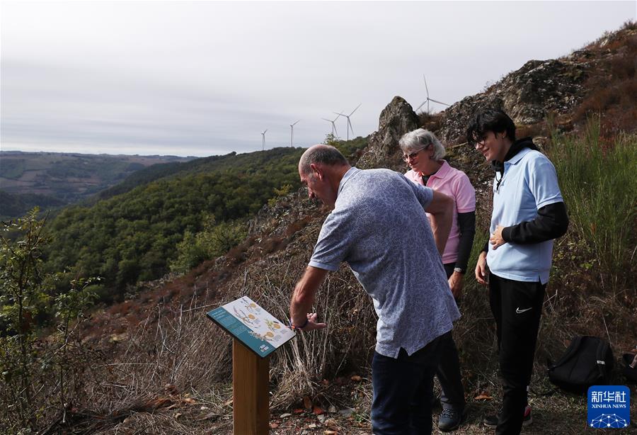 (国际·图文互动)(4)通讯:中国企业运营的风电场成为法国小镇旅游地标