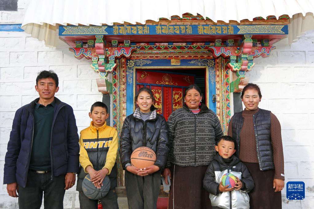 《【华宇娱乐平台首页】喜迎二十大丨西藏：倾力描绘高质量发展多彩画卷》