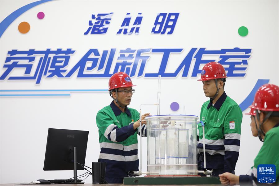 （二十大代表风采&middot;图文互动）（2）潘从明：十年磨剑 精益求&ldquo;金&rdquo;