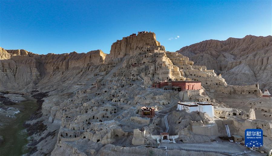 (新华全媒+)(1)国道之行 从雪山奔向大海丨古格落日