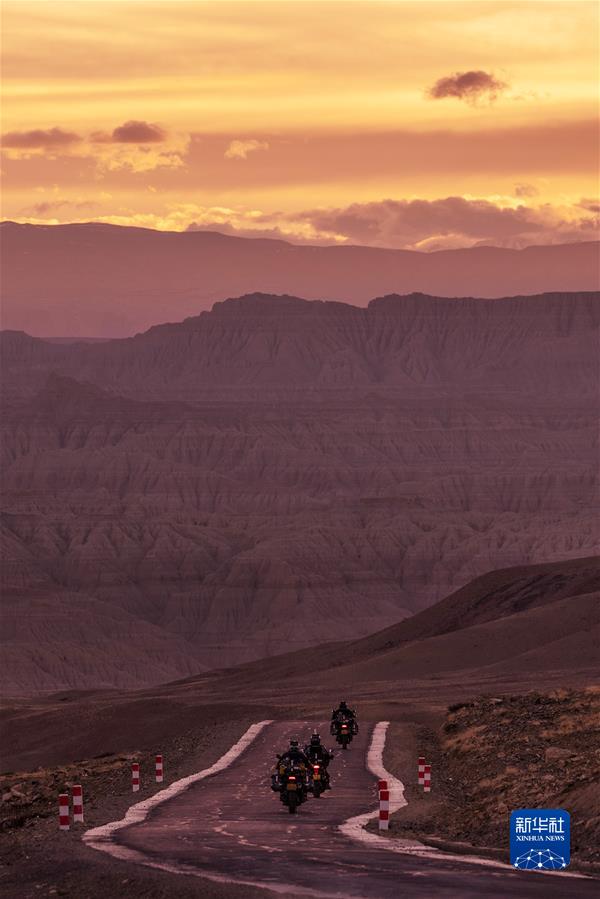 （镜观中国&middot;新华社国内新闻照片一周精选）（6）国道之行 从雪山奔向大海丨札达土林：唯有时光才能造就如此之美