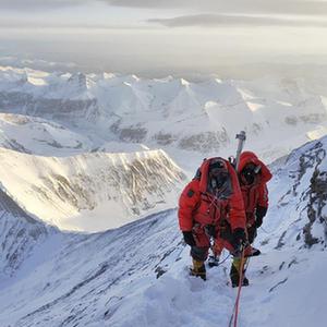 （镜观中国&middot;新华社国内新闻照片一周精选）（1）我国科考队员登顶珠峰 开展多项科学考察