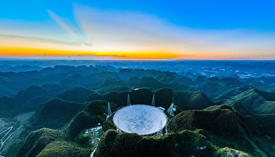 “重温习近平总书记10篇新年贺词”系列之一：为成就喝彩