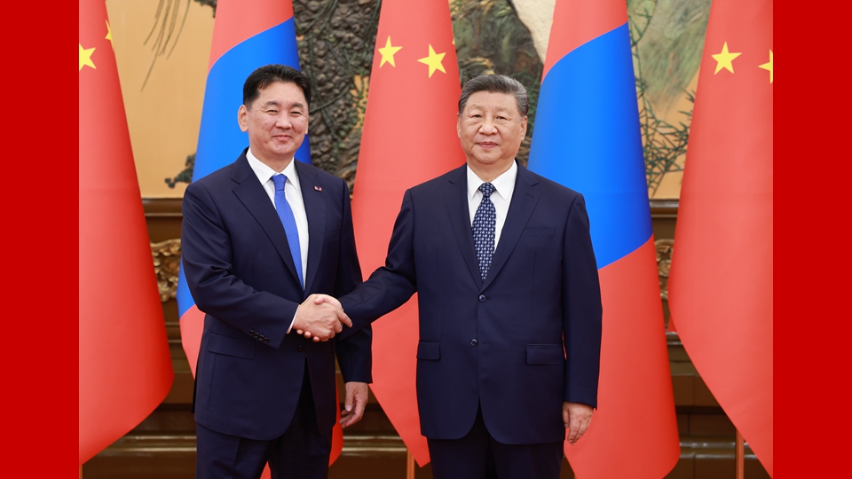 习近平会见蒙古国总统呼日勒苏赫