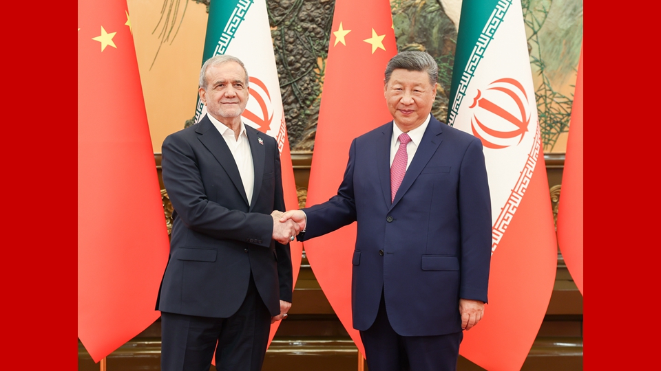 习近平会见伊朗总统佩泽希齐扬