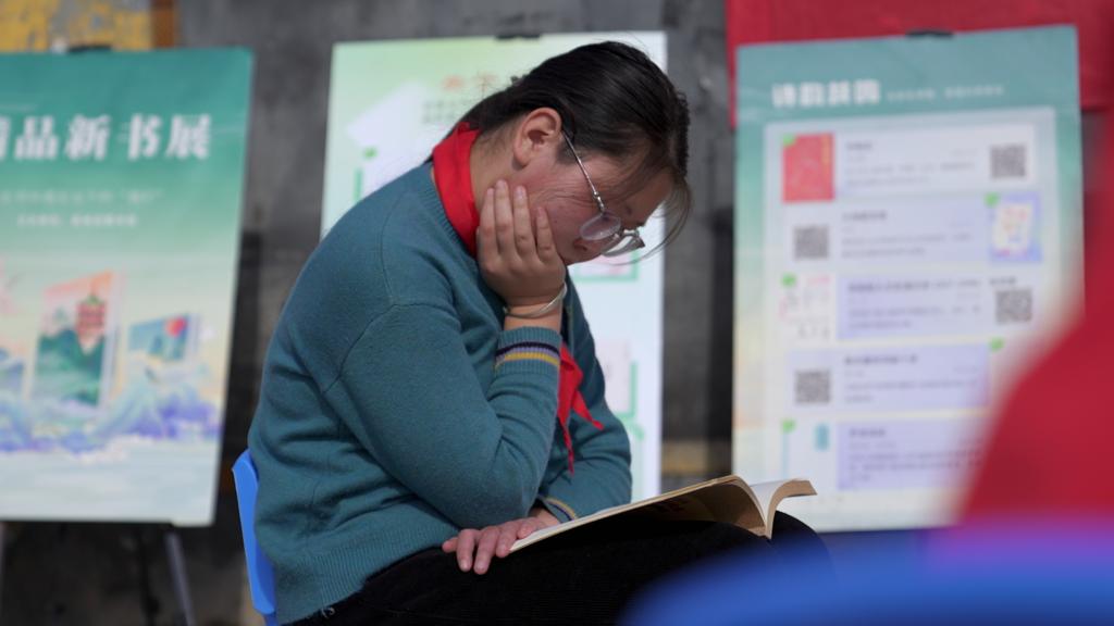 四中全會精神在基層丨車輪上的“小書屋”加速沖刺“最后一公里”