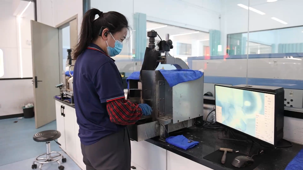 中国经济样本观察·县域样本篇丨这个北方小城 让钻戒“飞入寻常百姓家”