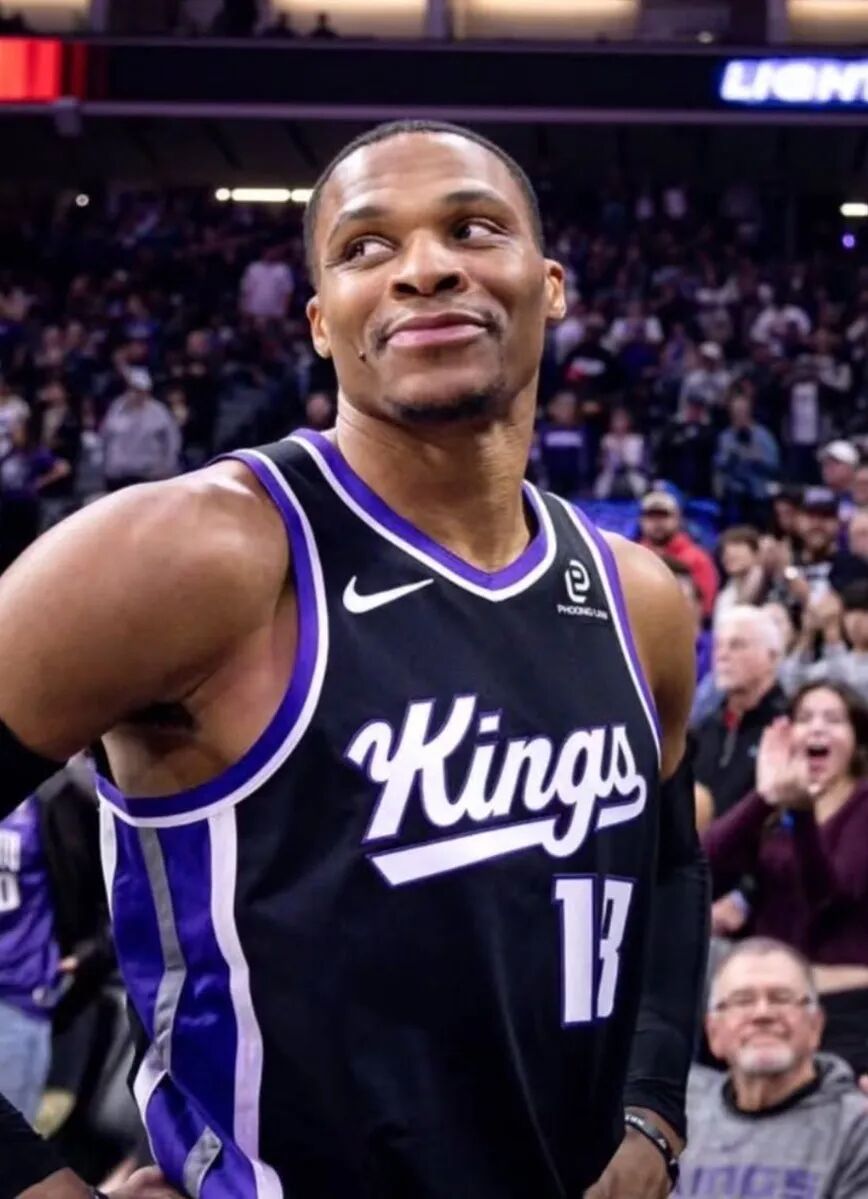 Russell Westbrook over the last 3 games: 22.3 PPG 8.0 APG 4.3 RPG 53.5% FG  52.2% 3P 34.9 MPG Russ is hooping. 🔥