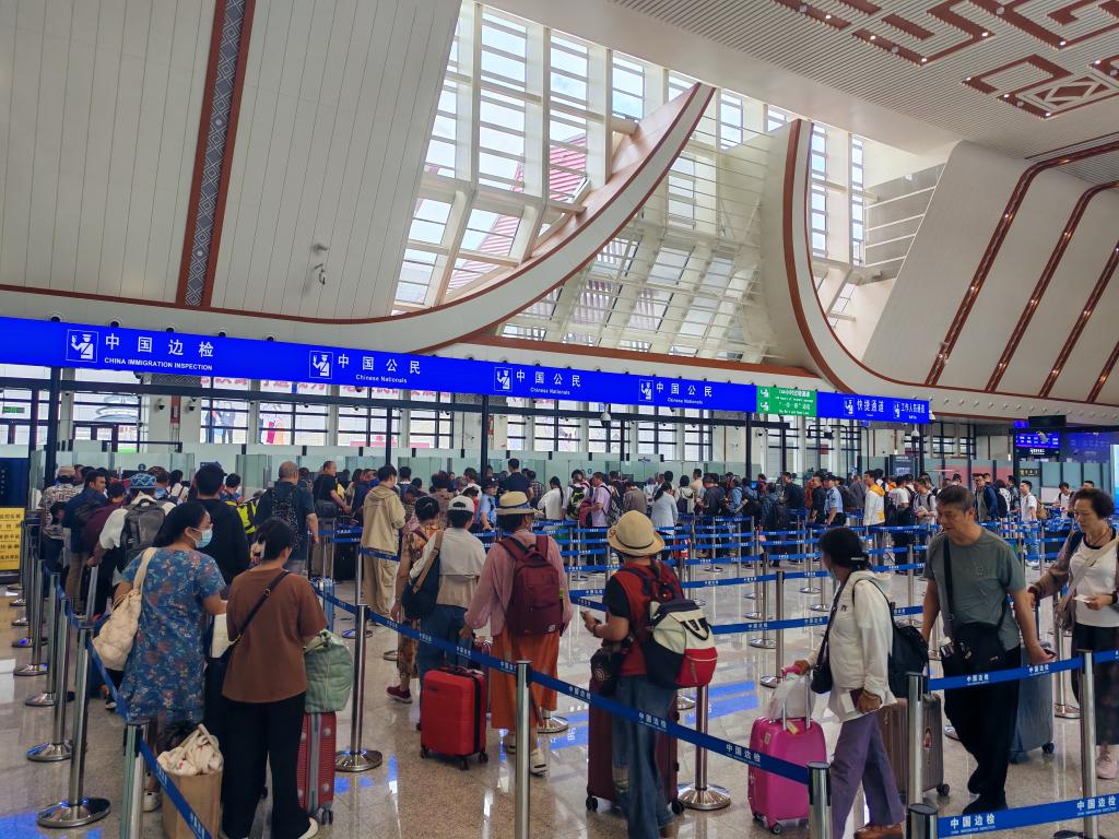 中老铁路出入境旅客来源地突破10