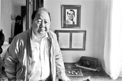 吉狄马加在西班牙诗人加西亚·洛尔迦故居