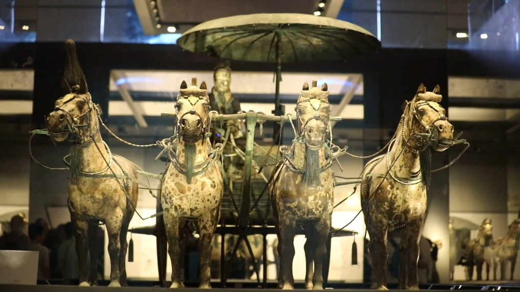 文化中国行｜零件超过6000个！近观“青铜之冠”秦陵铜车马-新华网