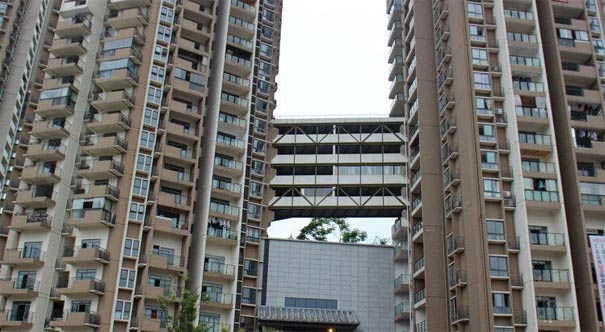 重庆现&ldquo;悬空房屋&rdquo; 走廊变住宅