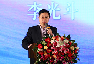 中央电视台品牌顾问李光斗发表主题演讲