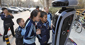 北京：&ldquo;机器人探长&rdquo;落户社区