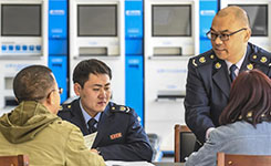 河北廊坊:"减税降费"送春风