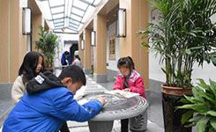 合肥:书苑品书香