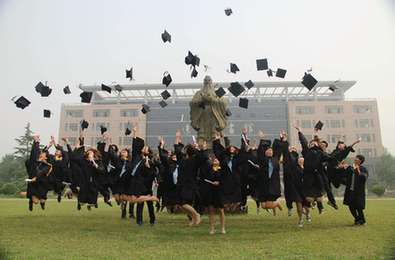 奋进才是青春最好的代名词