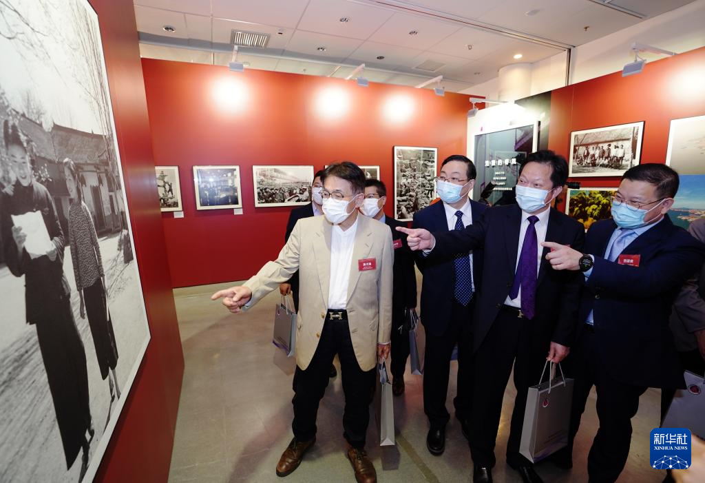 光影记忆 百年风华——《国家相册》大型图片典藏展在香港开幕
