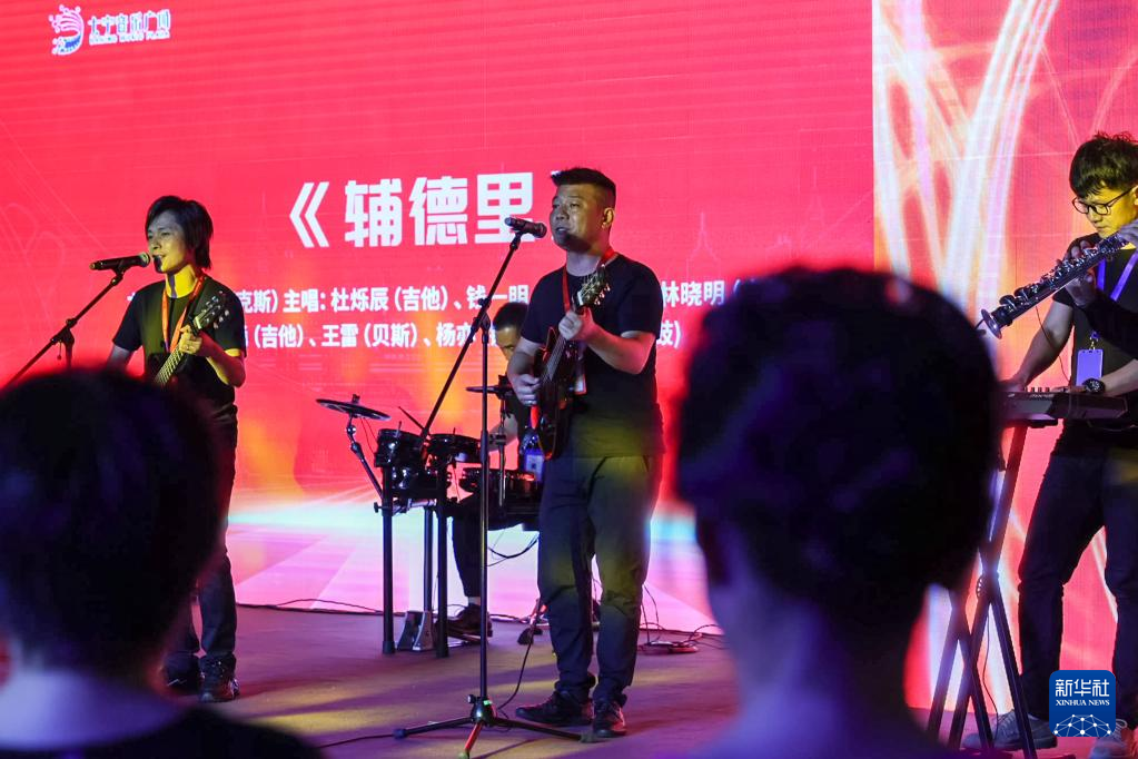 首批16位“上海城市艺人”获得授牌