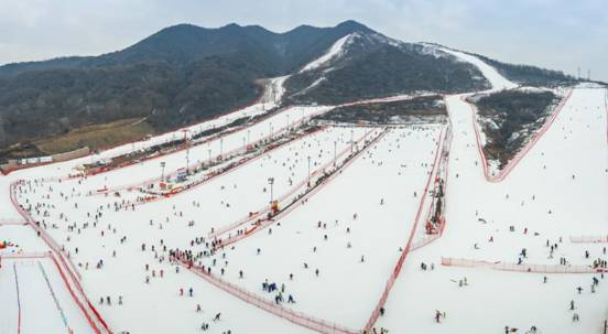 照金国际滑雪场3