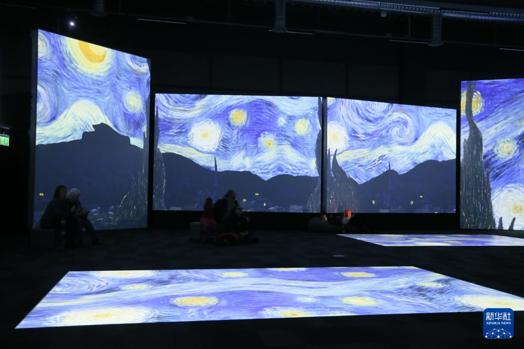 梵高光影艺术展在挪威举行-