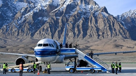 帕米尔喜迎&ldquo;空中来客&rdquo; 商贸旅游前景广阔