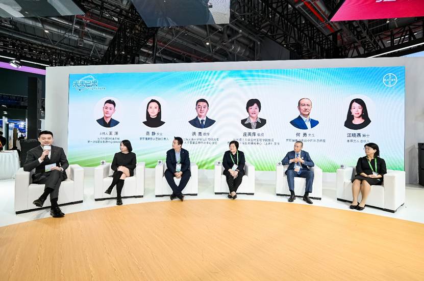 A group of people sitting on chairsAI-generated content may be incorrect.