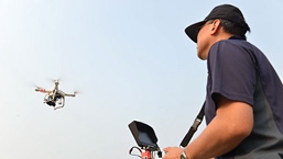 航拍过程中的飞行操控