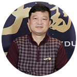 两个黄鹂教育创始人肖弦弈