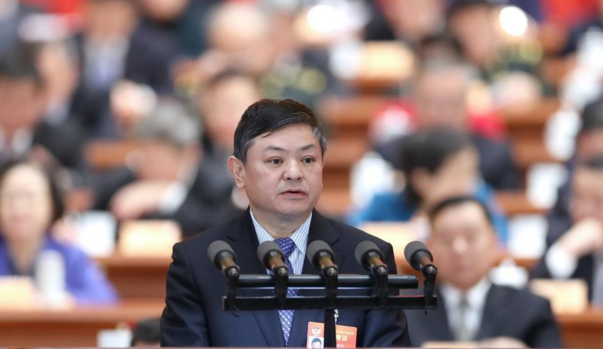 黄润秋：以法治利器严惩环境违法