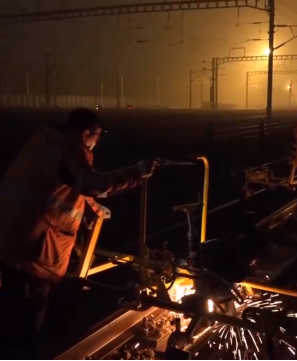 &ldquo;电光火石&rdquo;间的春运守护者