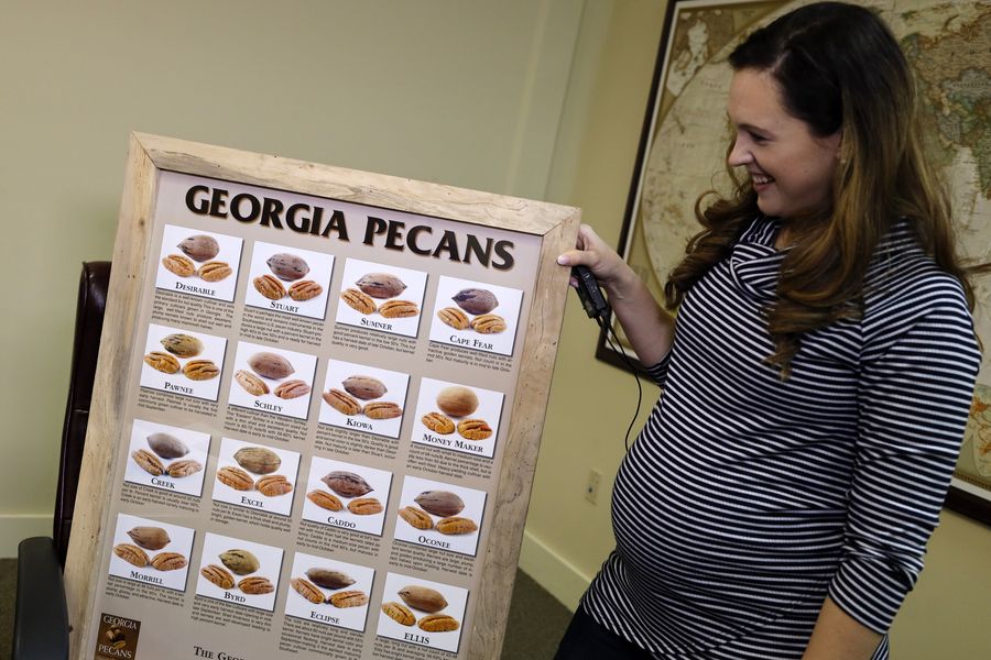 Feature ChinaU.S. phaseone trade deal brings hope to U.S. pecan