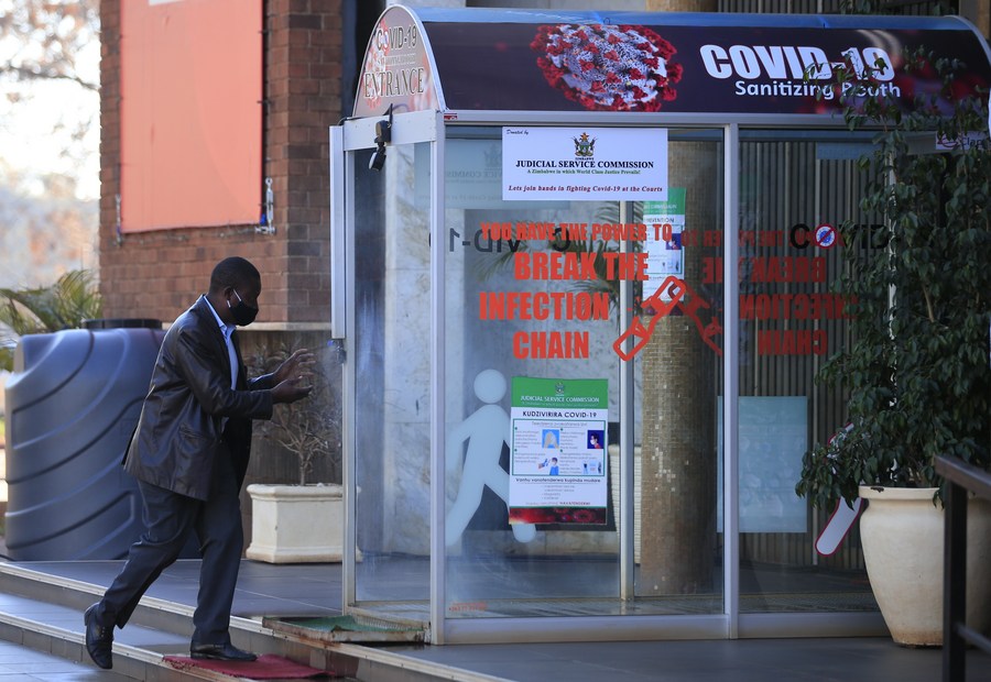 Zimbabwe gov't gives workers 40 pct of salary cushioning allowance