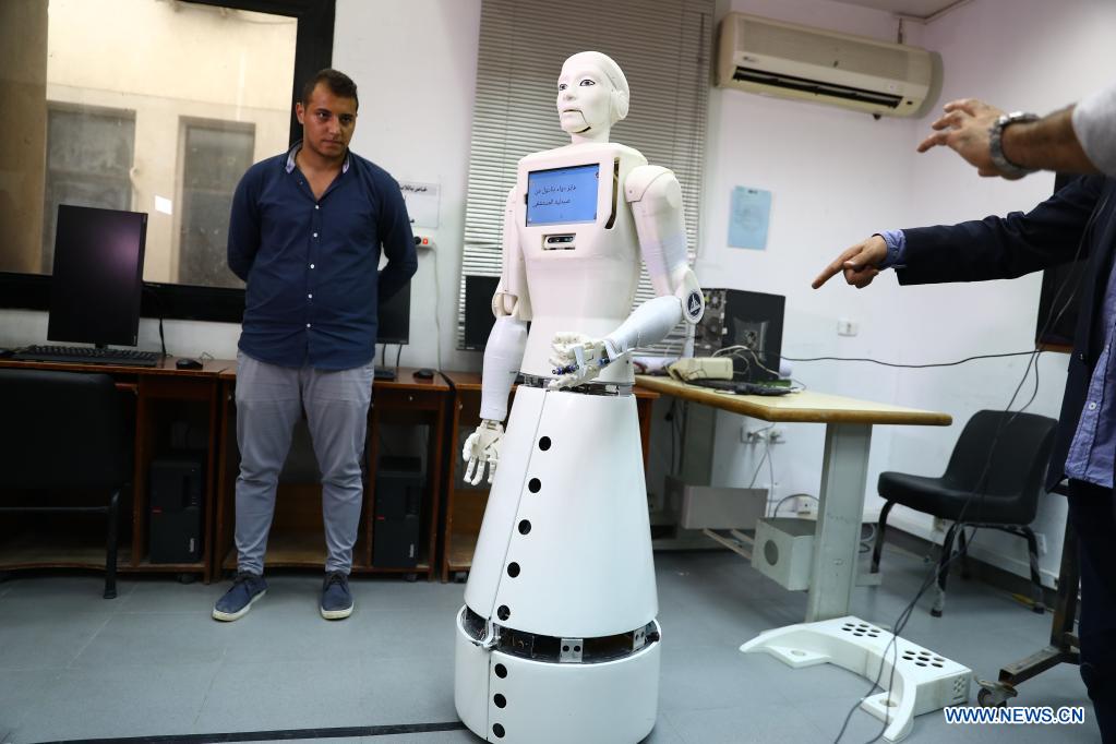 Feature: Egyptian college students create "robot nurse" to help teams pandemics Xinhua | English.news.cn