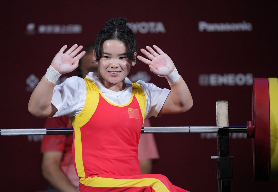Chinese powerlifter Guo wins women's 41kg crown with world record at