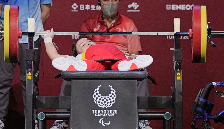 Chinese powerlifter Guo wins women's 41kg crown with world record at