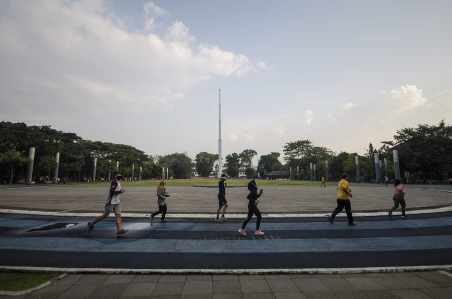 Asia Album People engaged in outdoor sports in Indonesia Xinhua