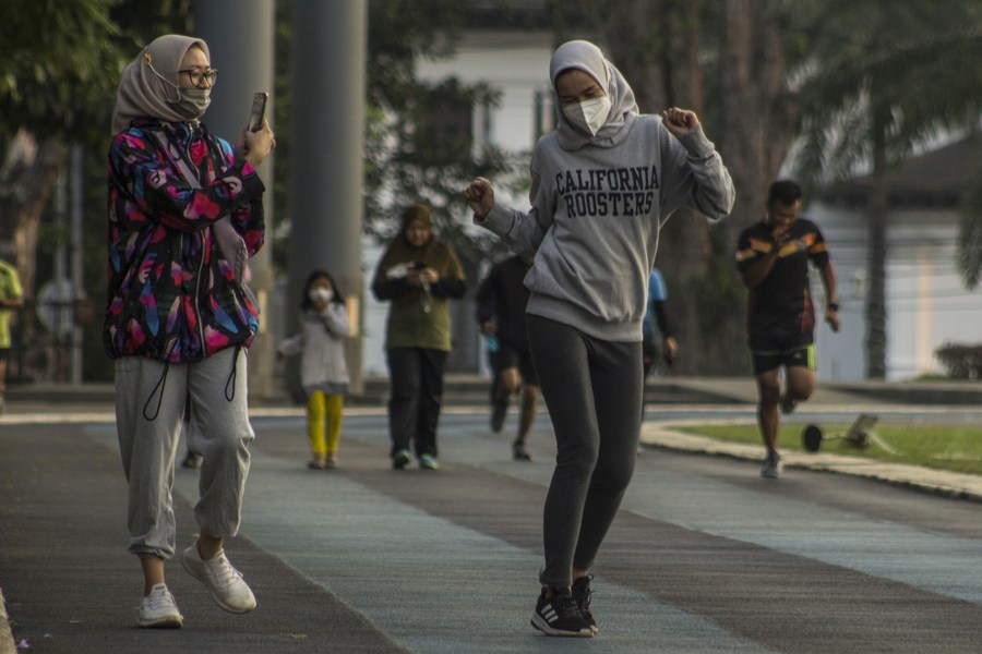 Asia Album People engaged in outdoor sports in Indonesia Xinhua